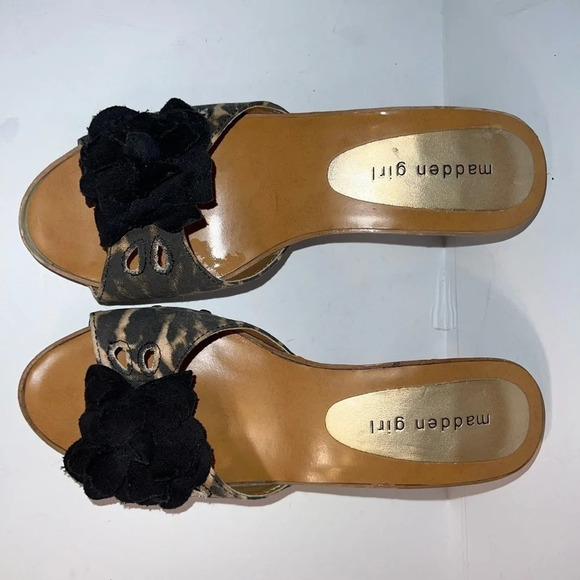 Madden Girl, Kizzez, 8, open toe 3.75”clog , stud animal print, 3D black flower - Picture 6 of 12